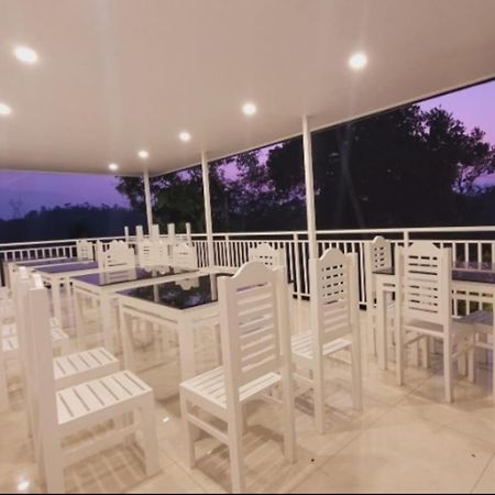 Aura Springs Resort Anachal 外观 照片