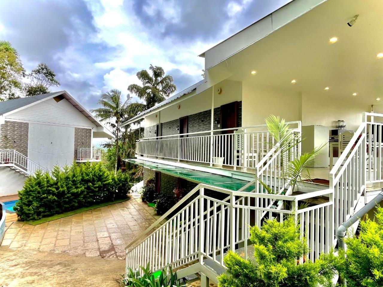 Aura Springs Resort Anachal 外观 照片